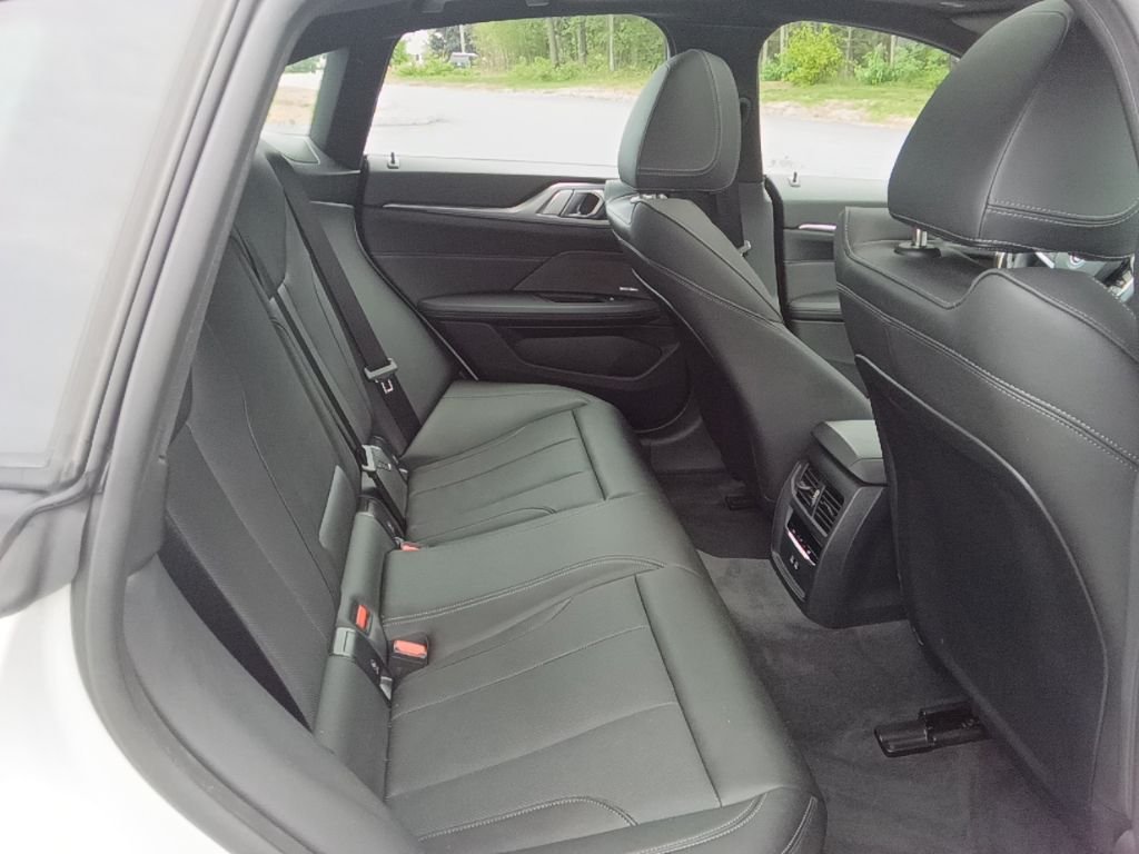 Certified Used 2025 Mineral White Metallic BMW xDrive40 image 23