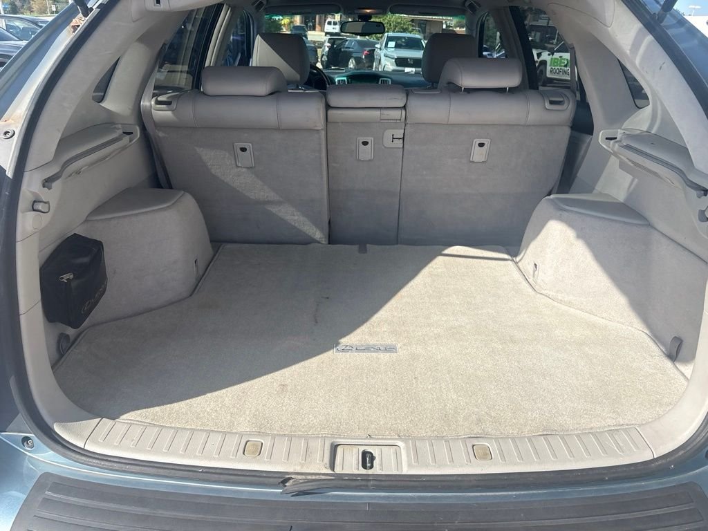 Used 2004 Blue Lexus 330 image 39