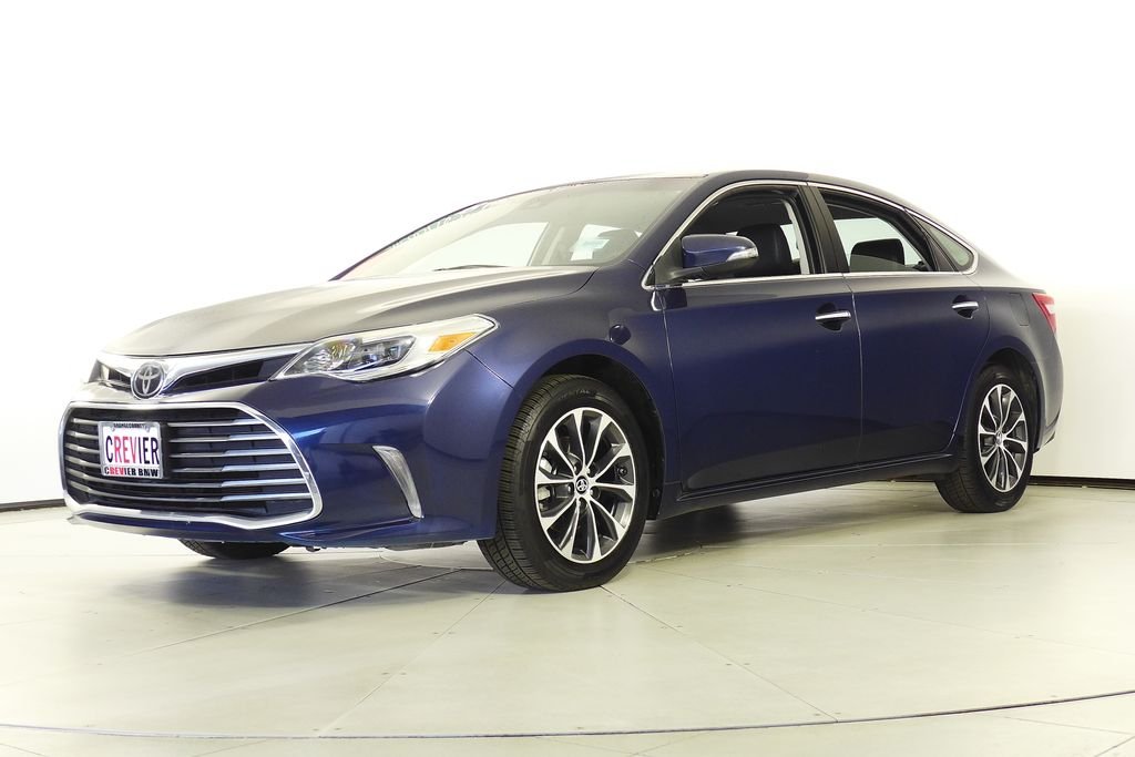 Used 2018 Toyota Avalon XLE with VIN 4T1BK1EBXJU267834 for sale in Santa Ana, CA