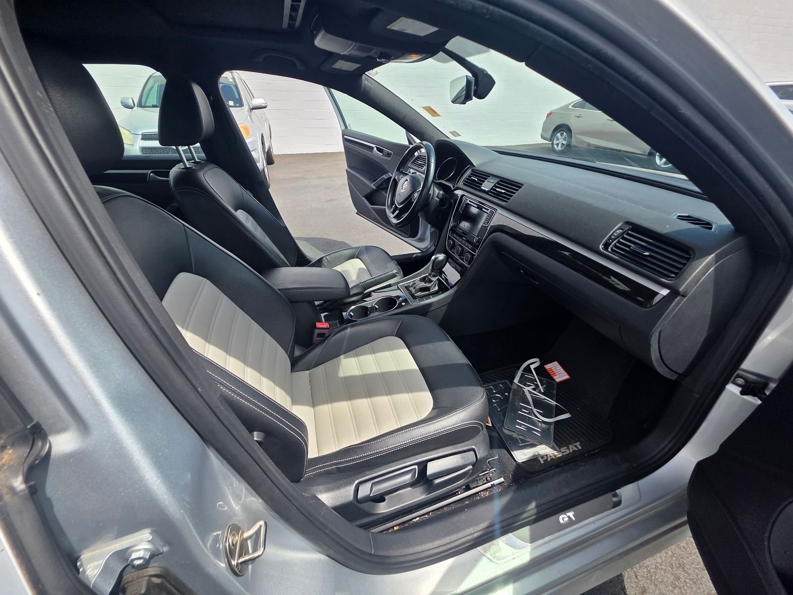 Used 2018 Silver Volkswagen 3.6L V6 GT image 15