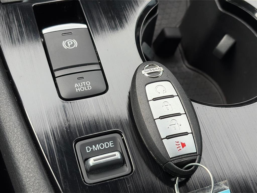 2021 Nissan Rogue SV - Photo 17