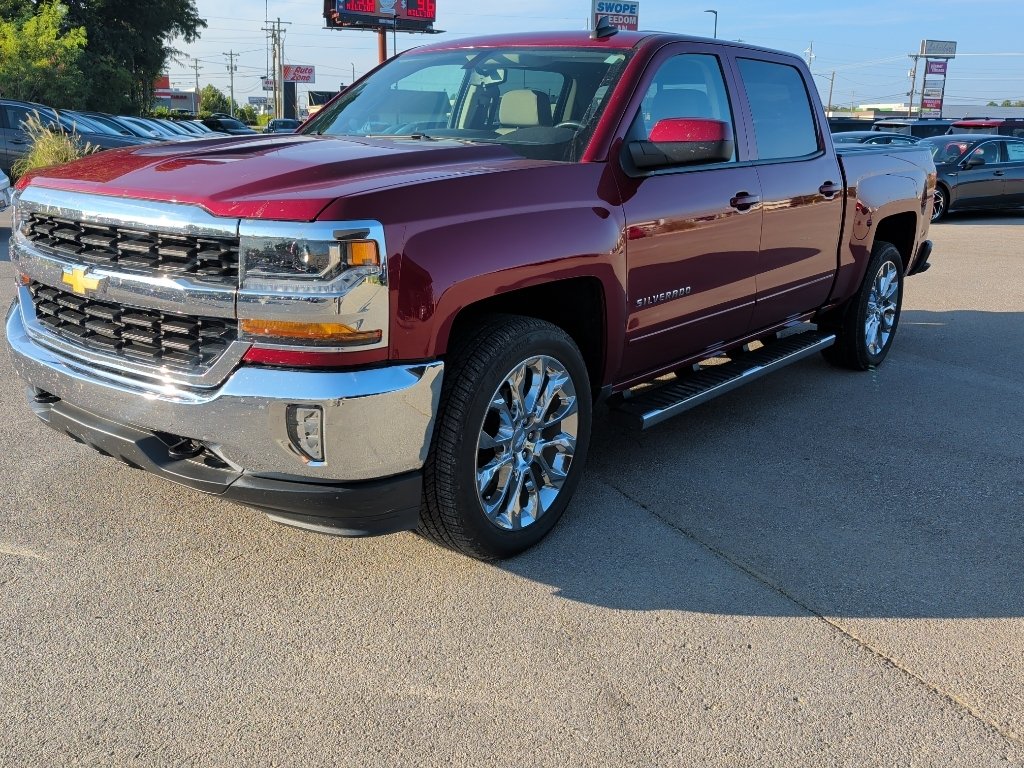 Used 2018 Cajun Red Tintcoat Chevrolet LT image 2
