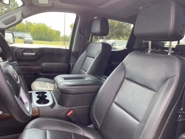 Used 2022 White GMC SLT image 24