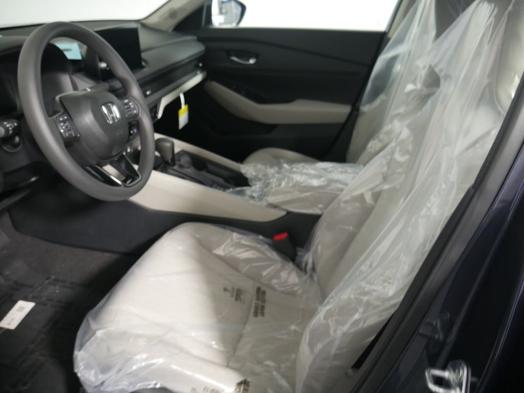 New 2026 Meteorite Gray Metallic Honda SE image 14