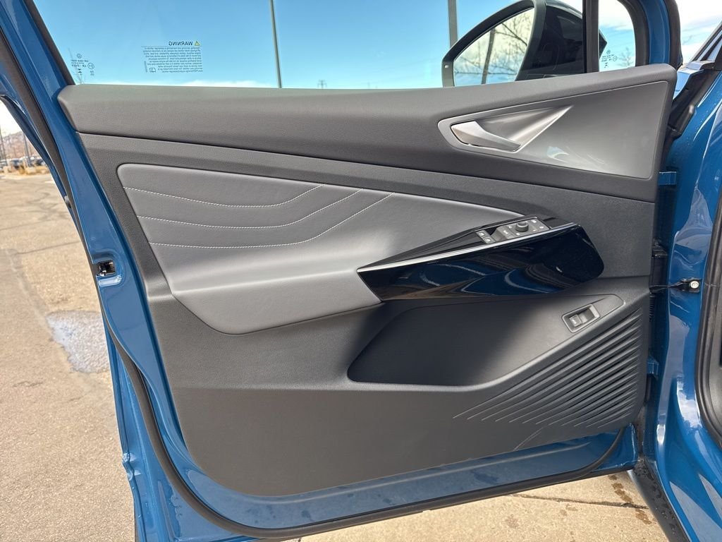New 2026 Mountain Lake Blue w/ Black Roof Volkswagen Pro S Plus image 10
