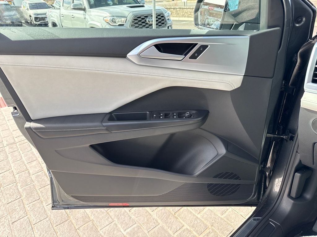 New 2026 Platinum Gray Metallic Volkswagen 1.5T SE image 19