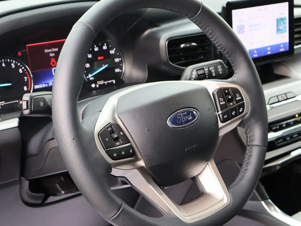 Certified Used 2023 Gray Metallic Ford XLT image 27
