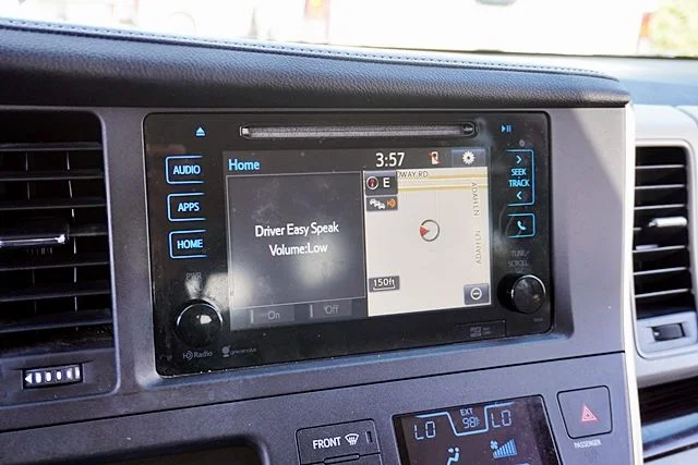 Used 2015 White Toyota XLE image 25