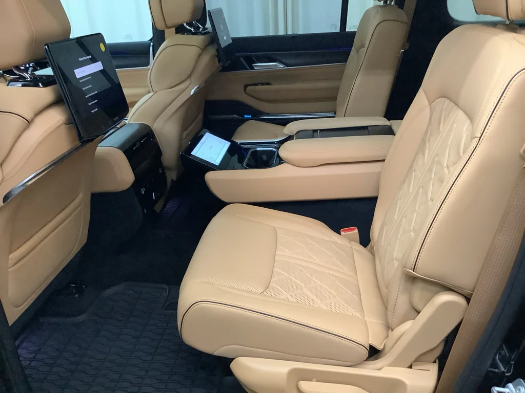 New 2026 High Gloss Black Exterior Paint Jeep Grand Wagoneer image 24