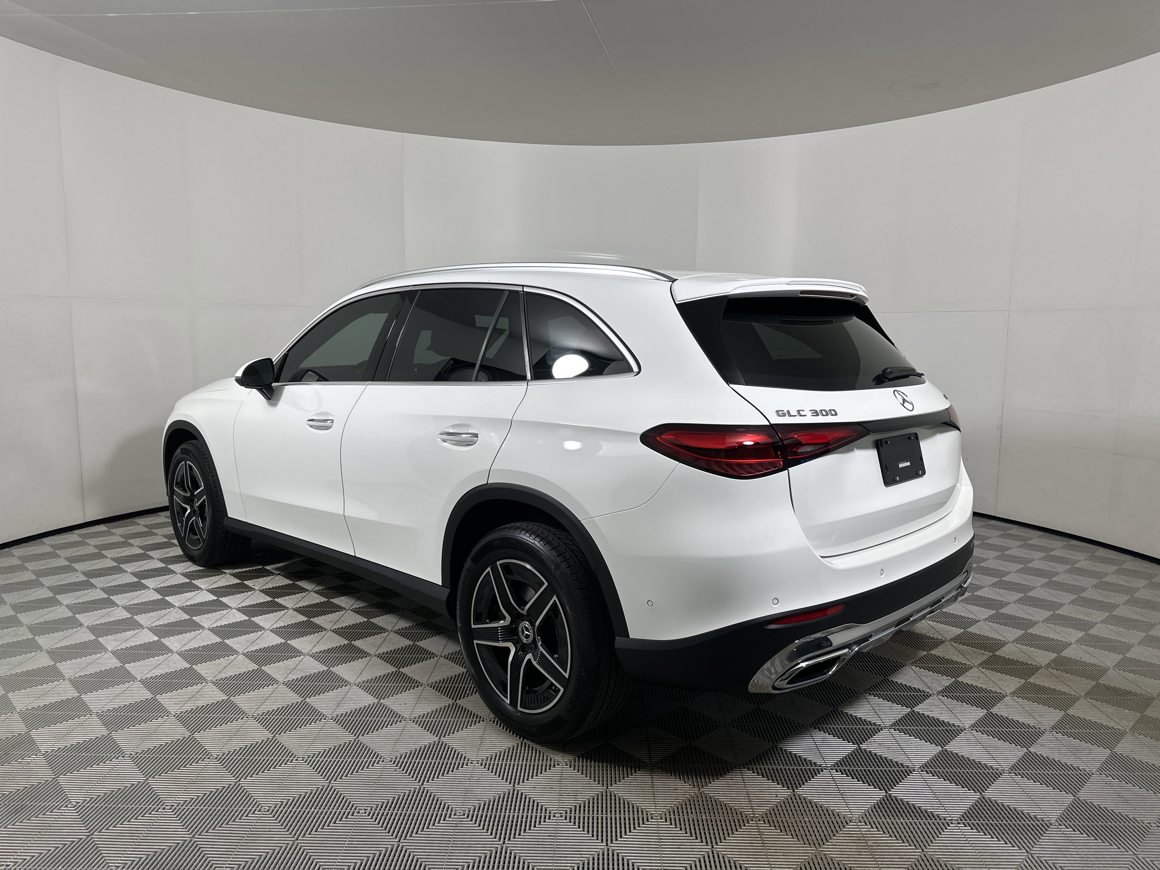 Certified Used 2026 POLAR WHITE Mercedes-Benz GLC 300 image 5