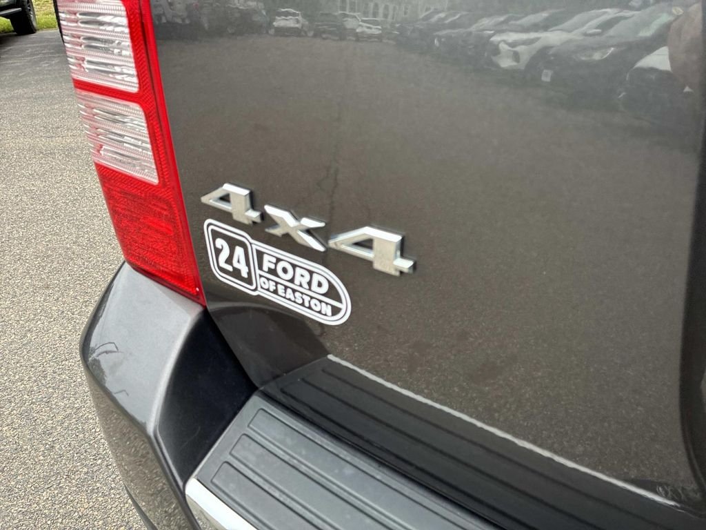 Used 2017 Gray Jeep Latitude image 13