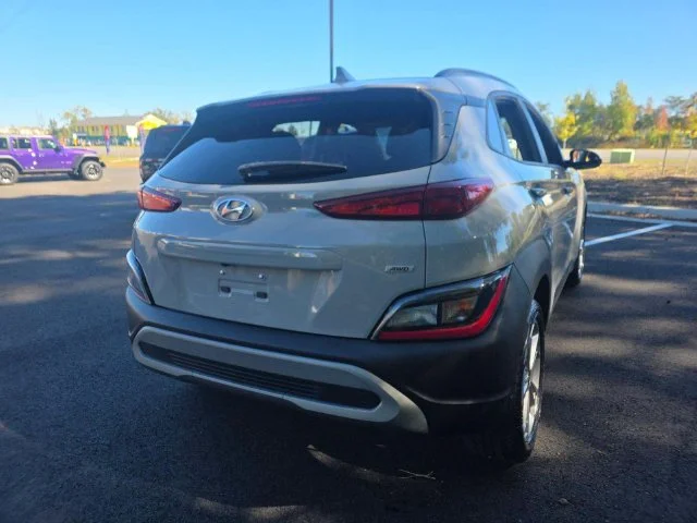 Used 2022 Silver Hyundai SEL image 3