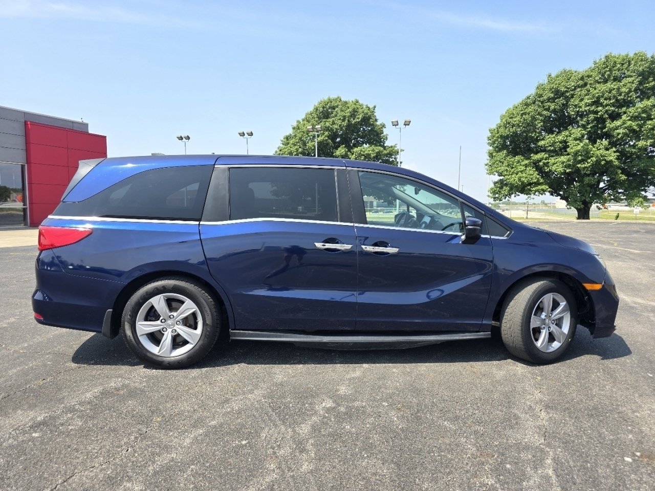 Used 2020 Blue Honda EX-L image 16