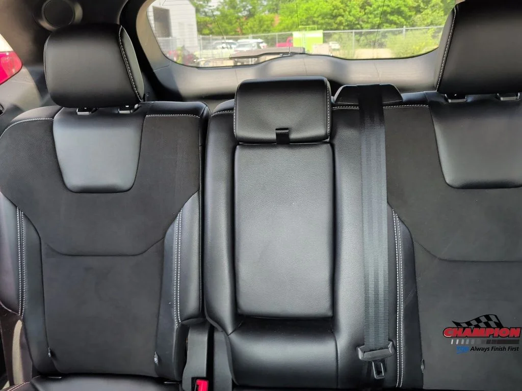 Used 2019  Ford ST image 28