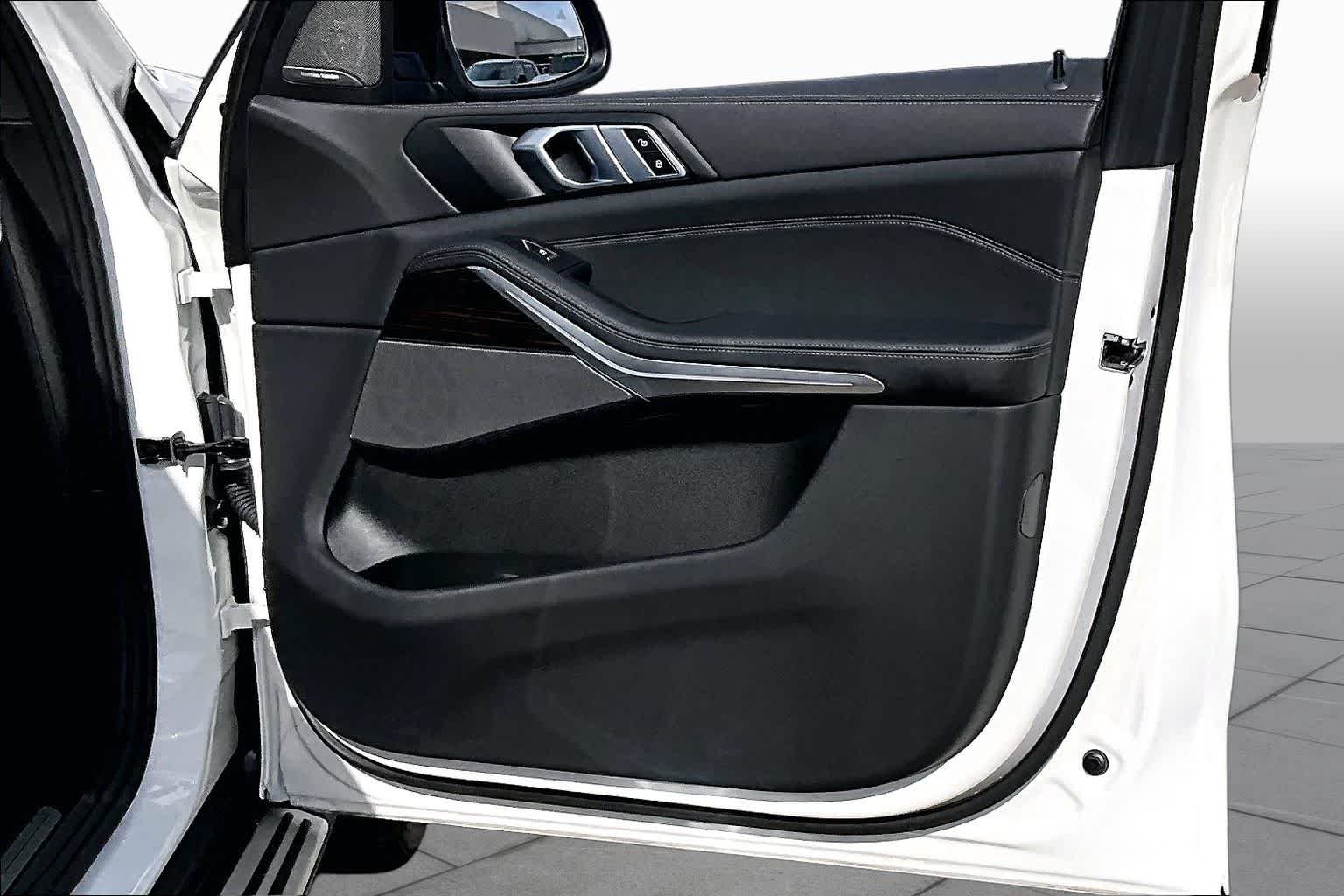 Used 2026 Alpine White BMW sDrive40i image 23