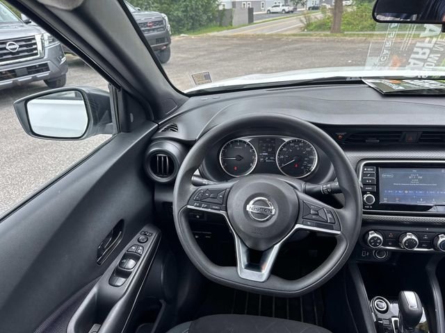 Used 2020 White Nissan S image 17