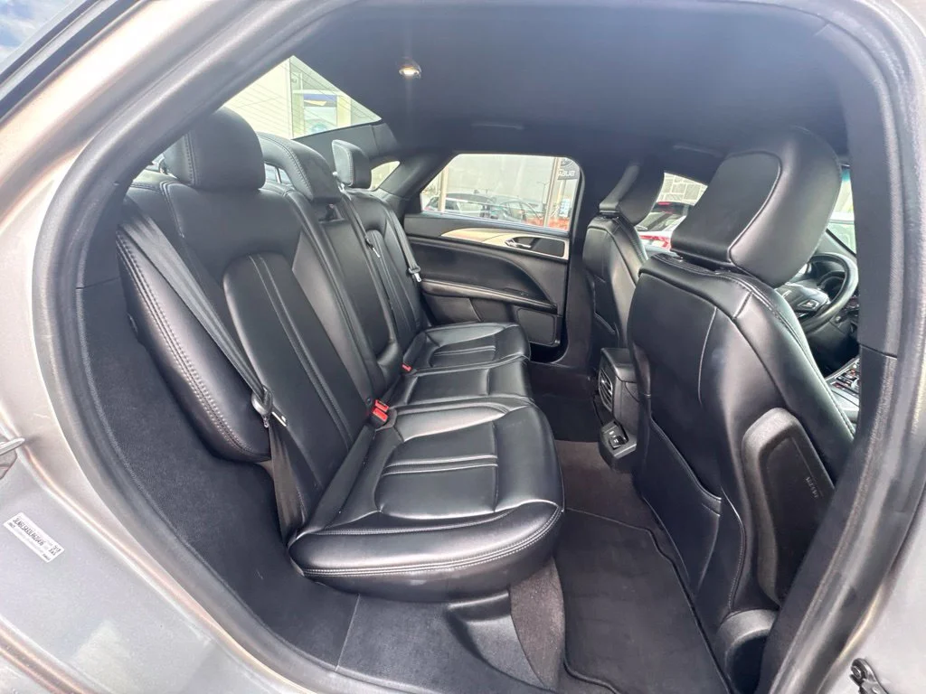Used 2020 Silver Lincoln Standard image 10