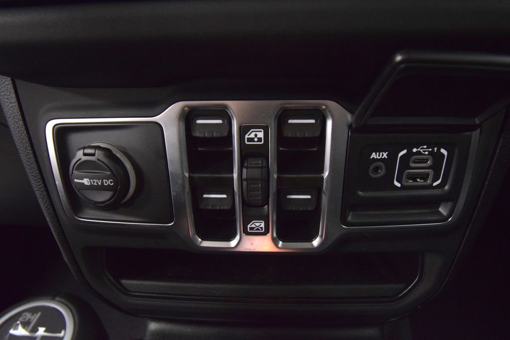 Used 2025 41 Jeep High Tide image 35