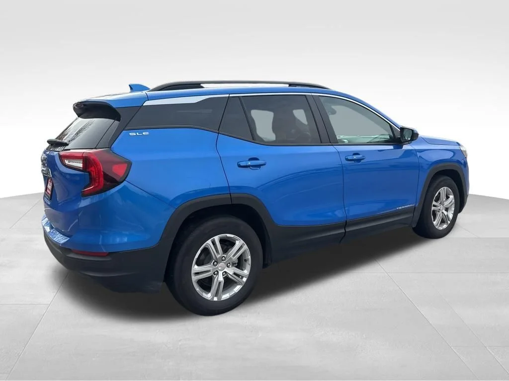 Used 2024 Blue GMC SLE image 19