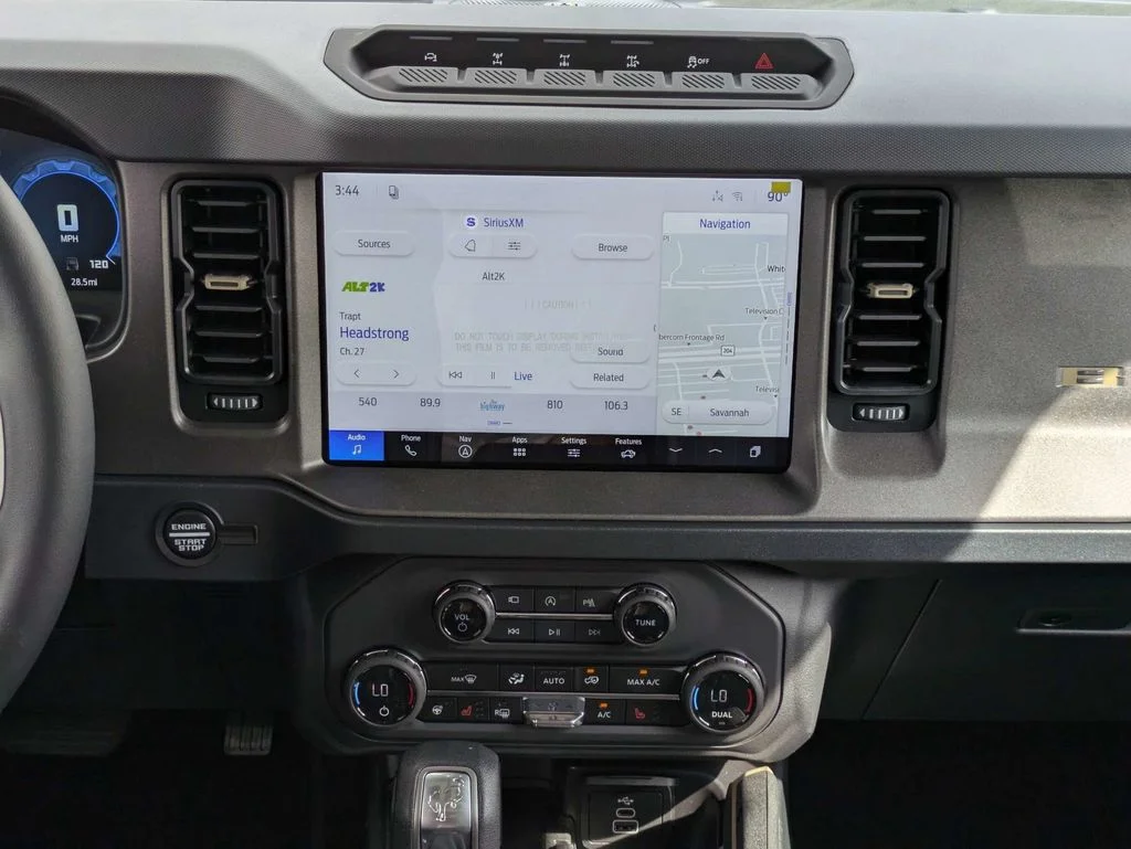 New 2026 Avalanche Gray Ford Badlands image 17