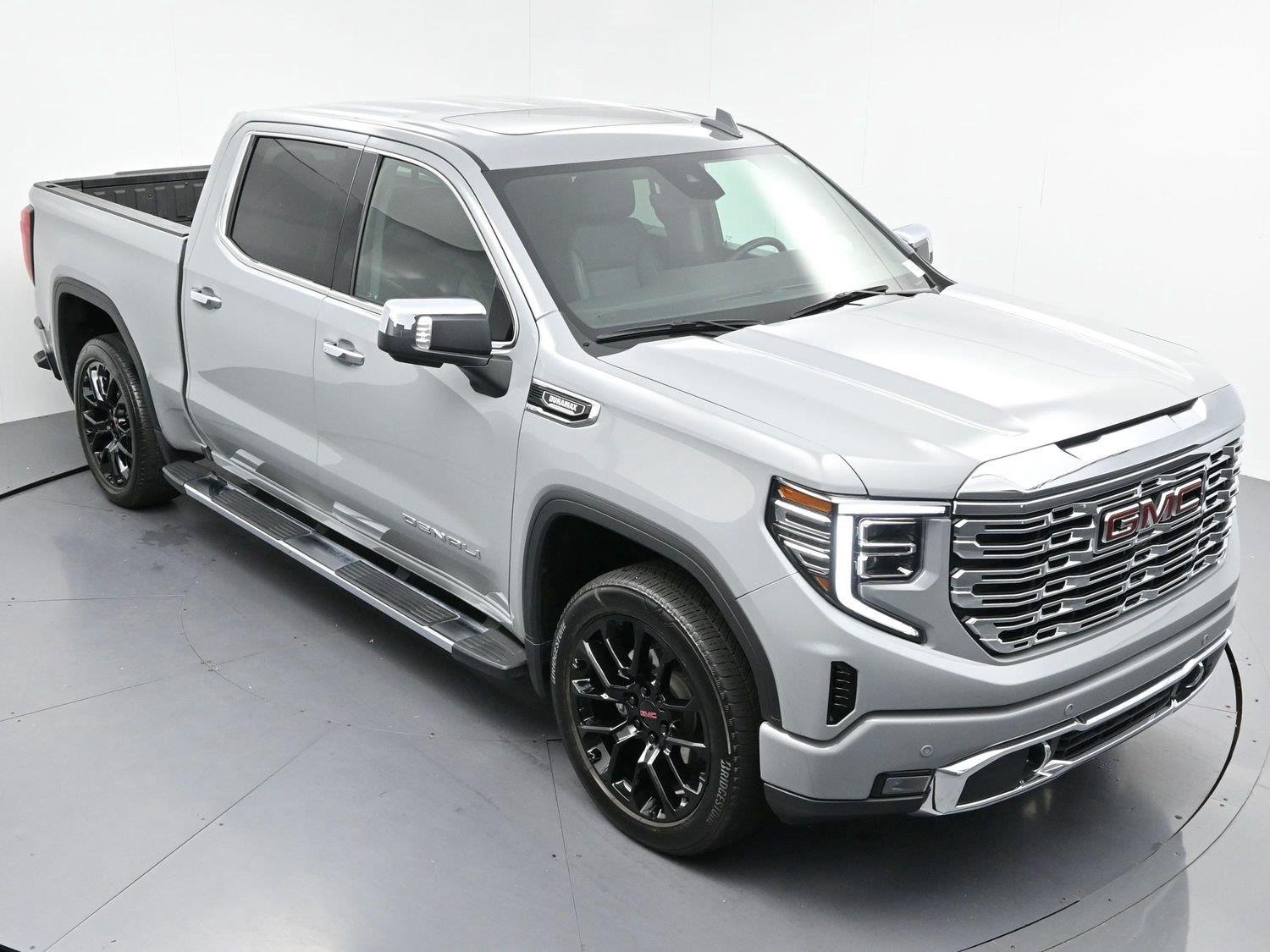 Used 2025 Thunderstorm Gray GMC Denali image 38