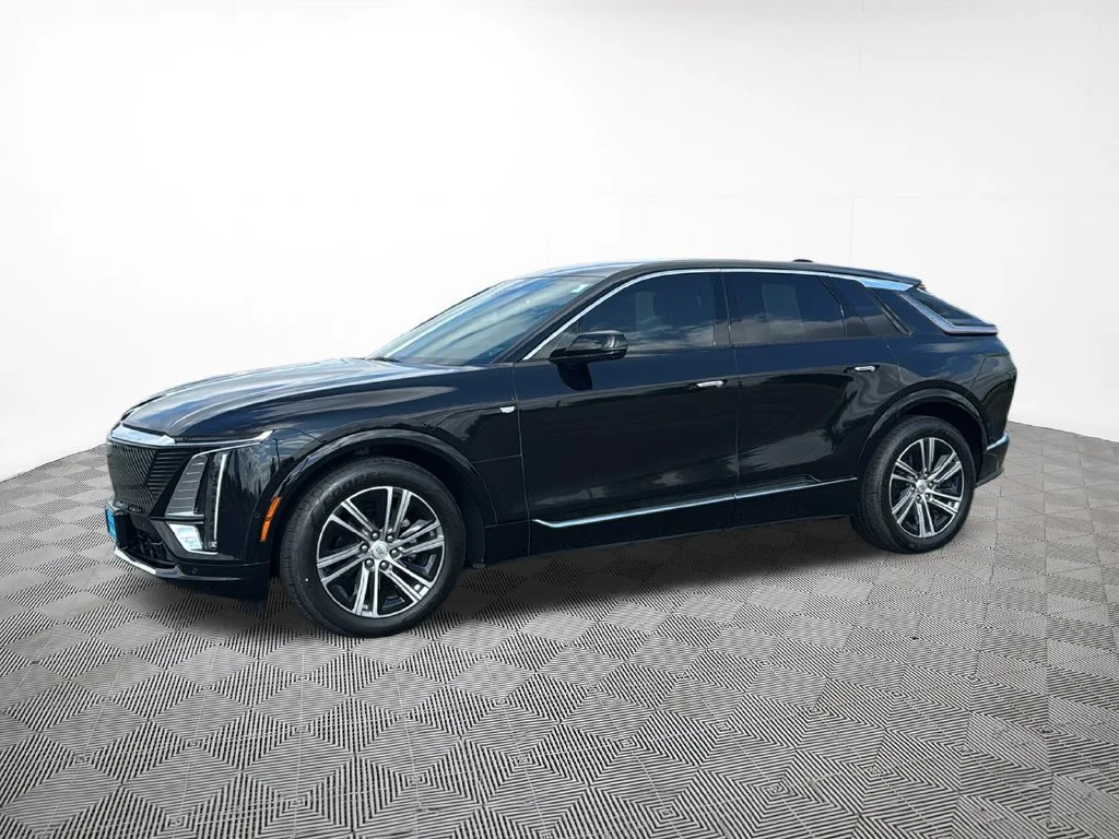Used 2024 Cadillac LYRIQ Luxury 1 with VIN 1GYKPPRL3RZ137902 for sale in Hastings, Minnesota