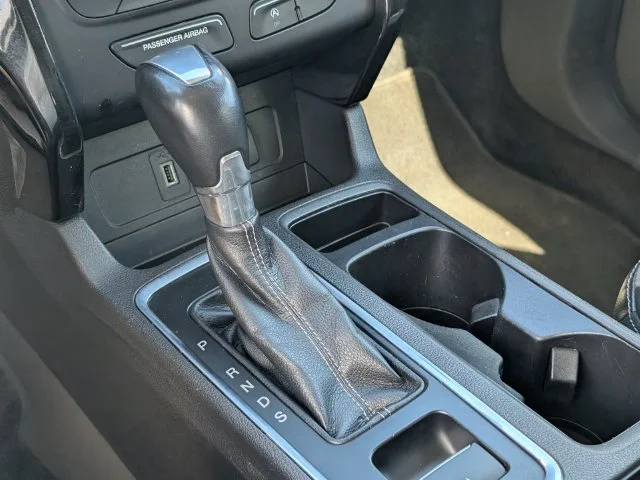 Used 2018 Gray Ford SE image 21
