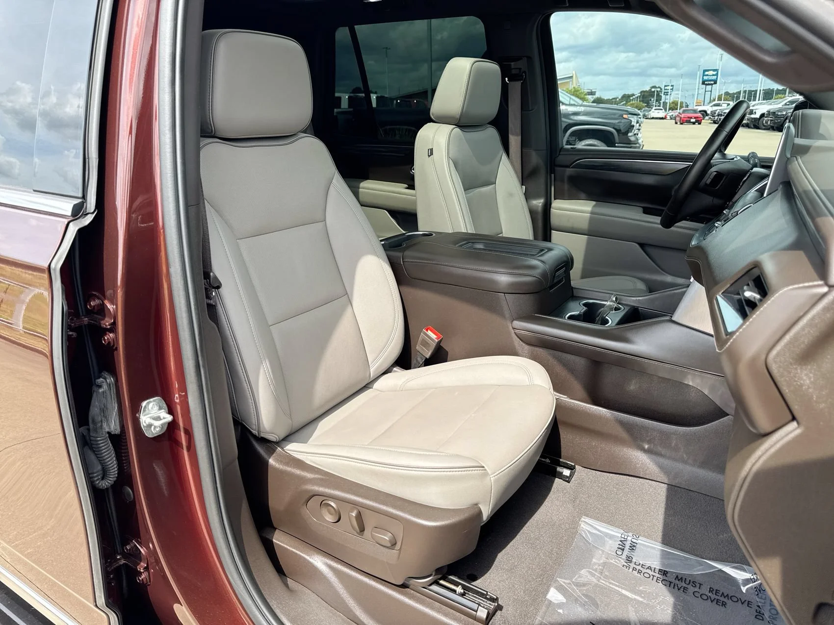 2023 GMC Yukon SLT - Photo 25