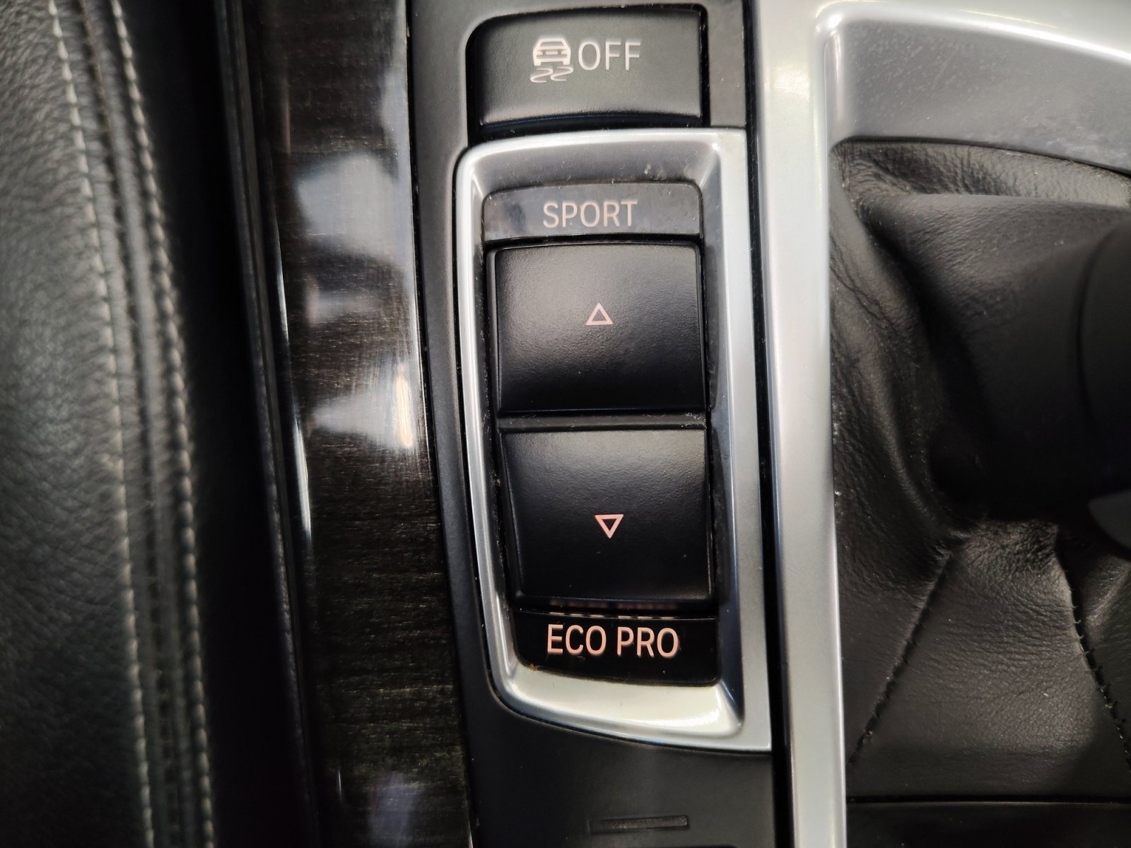 Used 2018 Alpine White BMW xDrive28i image 33