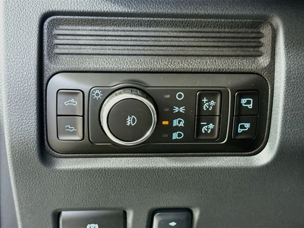 New 2026 Glacier Gray Metallic Tri-Coat Ford F-250® Platinum® image 10