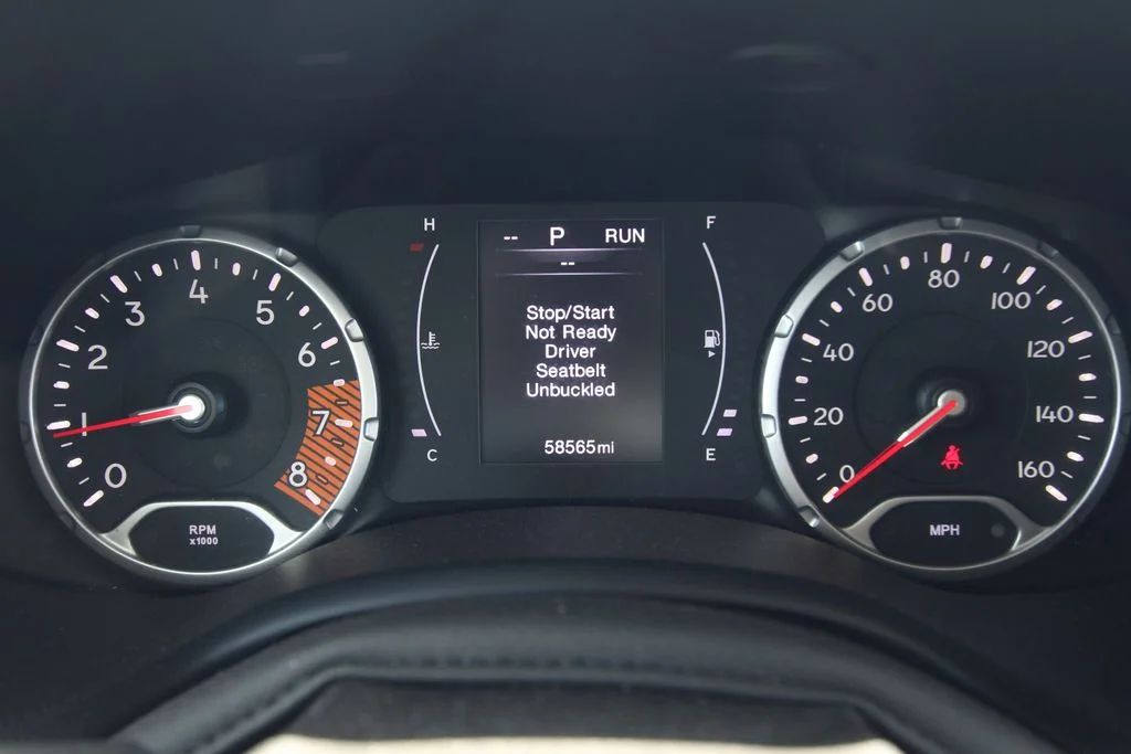 Used 2023 Gray Jeep Latitude image 44