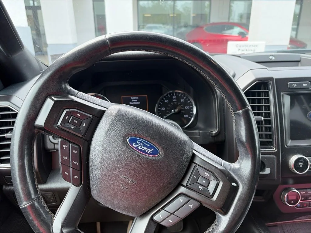 Used 2019  Ford Limited image 24
