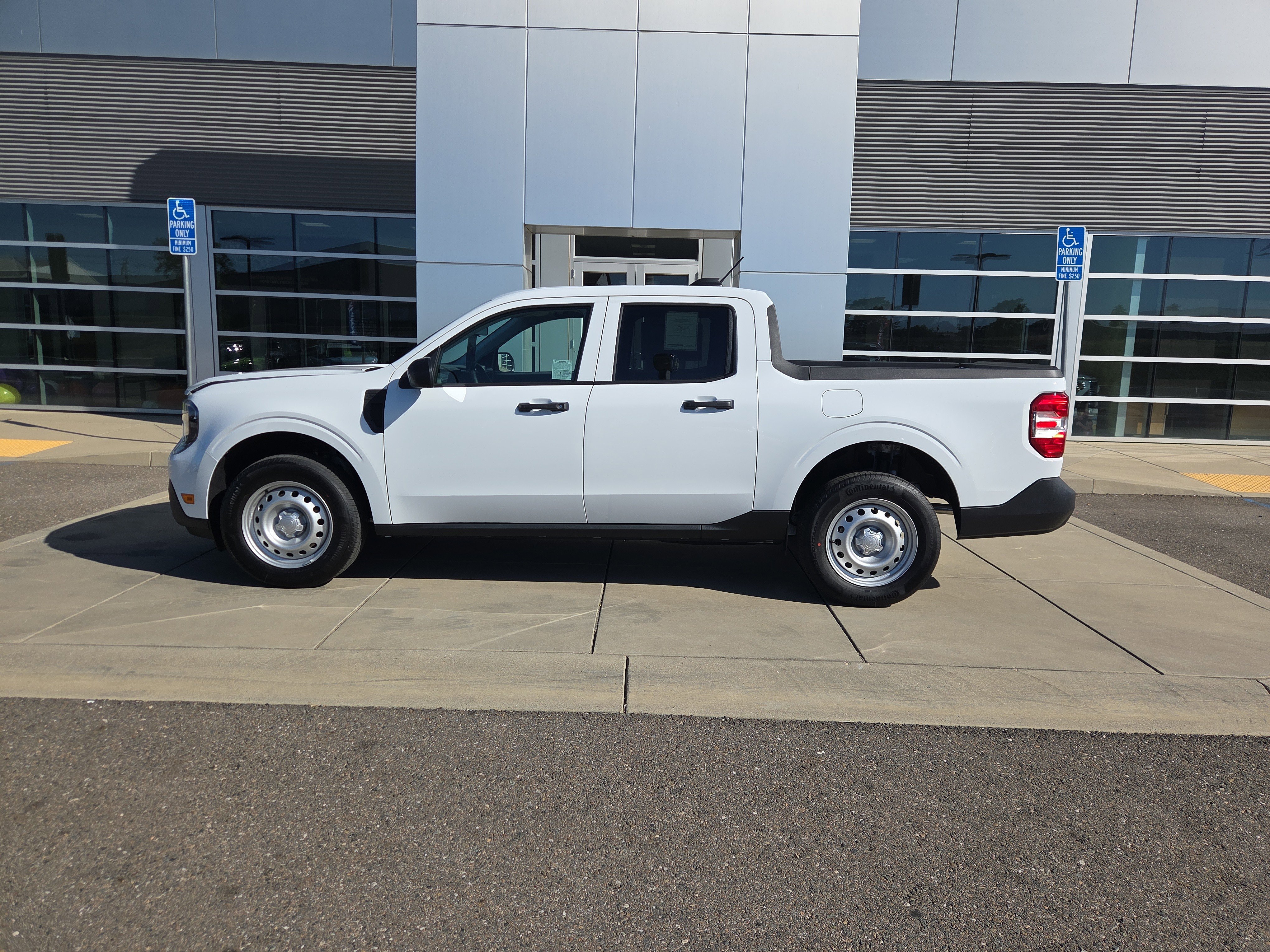 New 2026 Oxford White Ford XL image 2