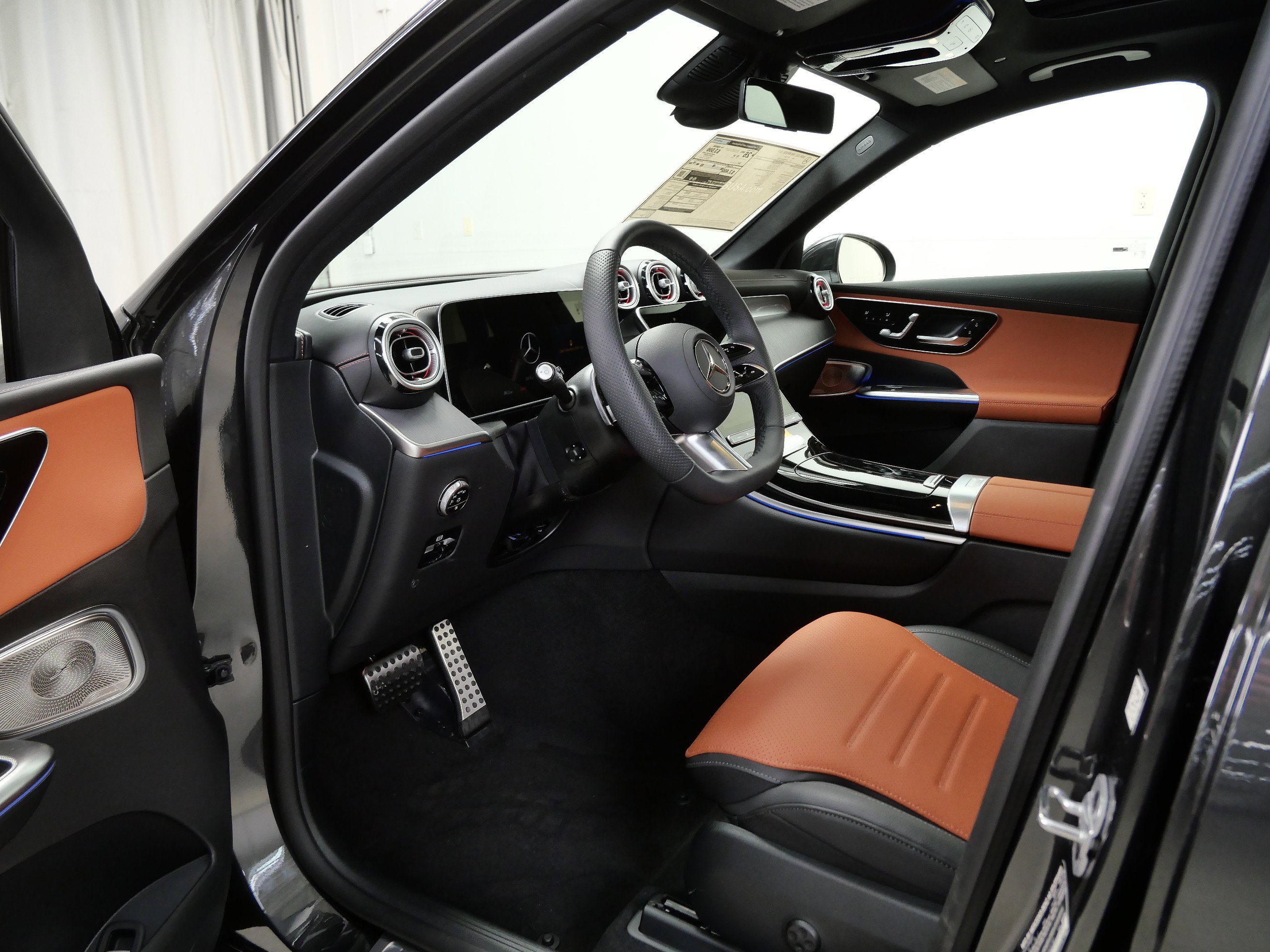 New 2026 Graphite Grey Metallic Mercedes-Benz GLC 300 image 7