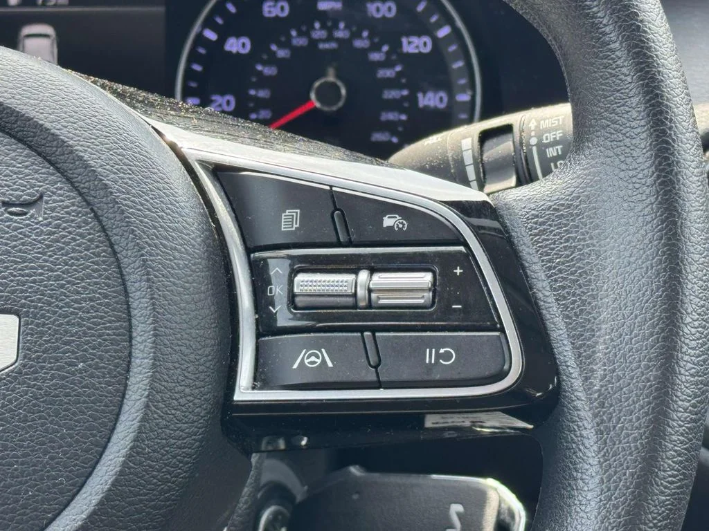 Used 2024 White Kia LXS image 20