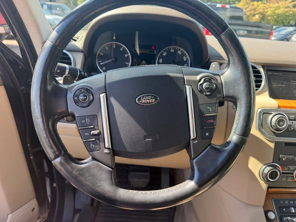 Used 2016 Blue Land Rover HSE image 14