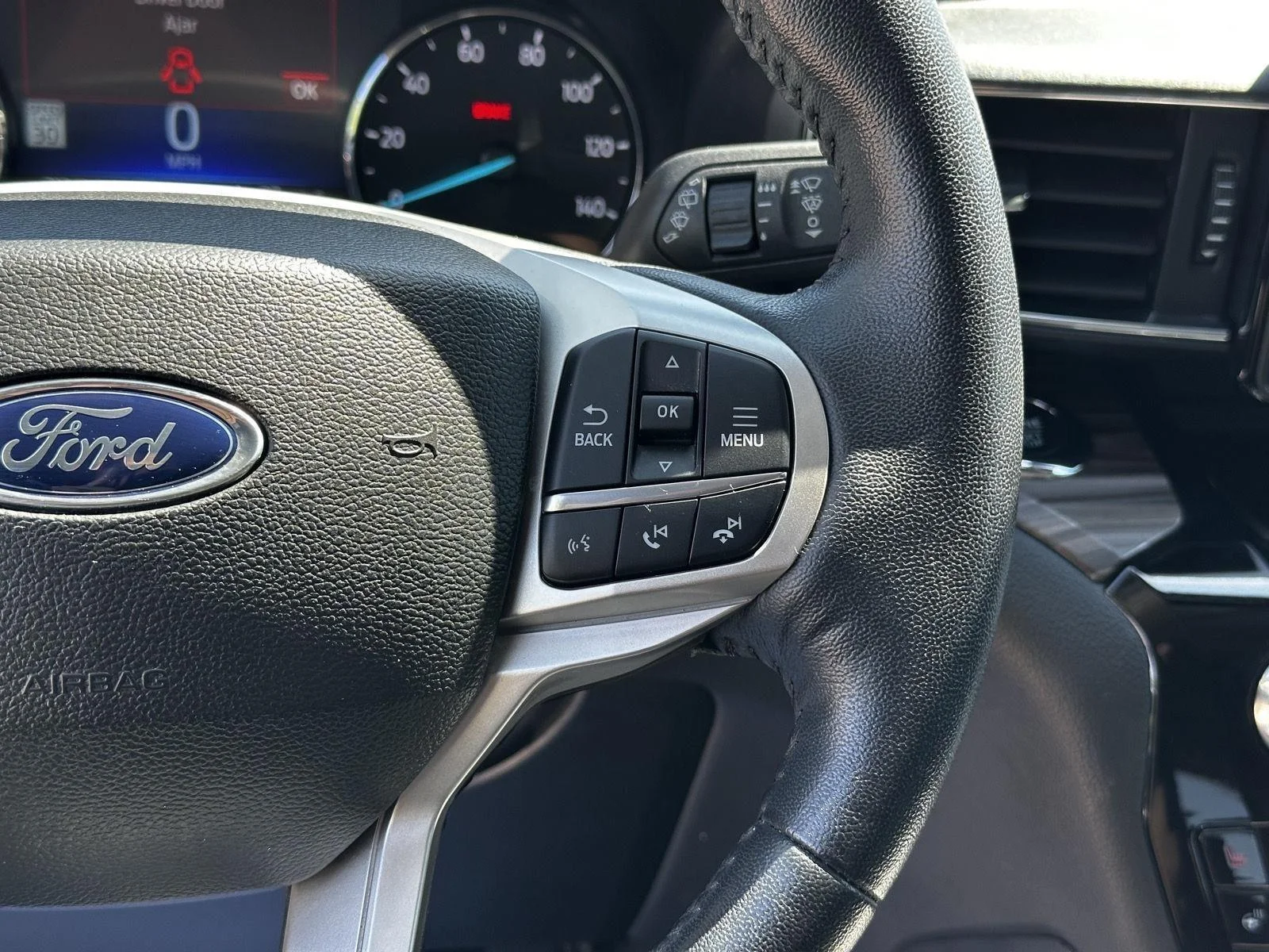 2023 Ford Explorer Limited - Photo 11