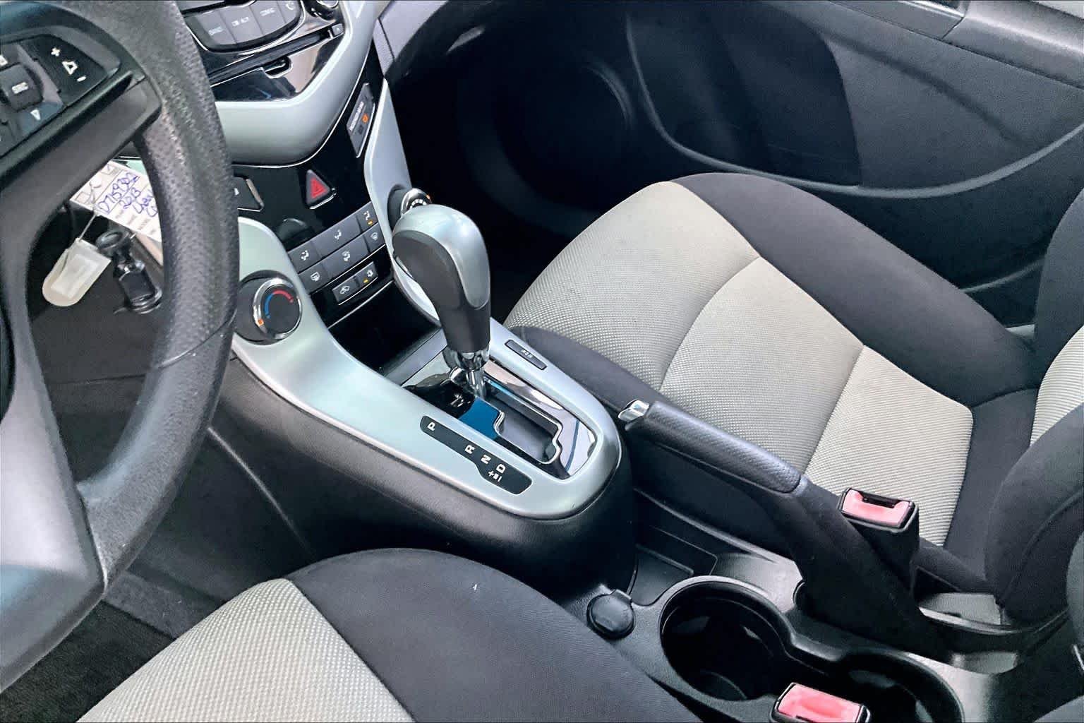 Used 2013 Summit White Chevrolet LS image 16
