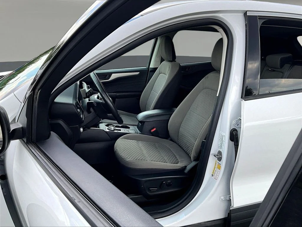 Certified Used 2022 White Ford SE image 24