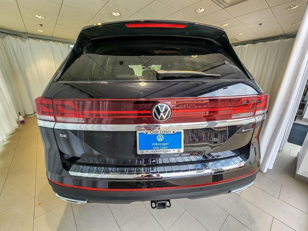 New 2026 Deep Black Pearl Volkswagen 2.0T SE w/Technology image 4