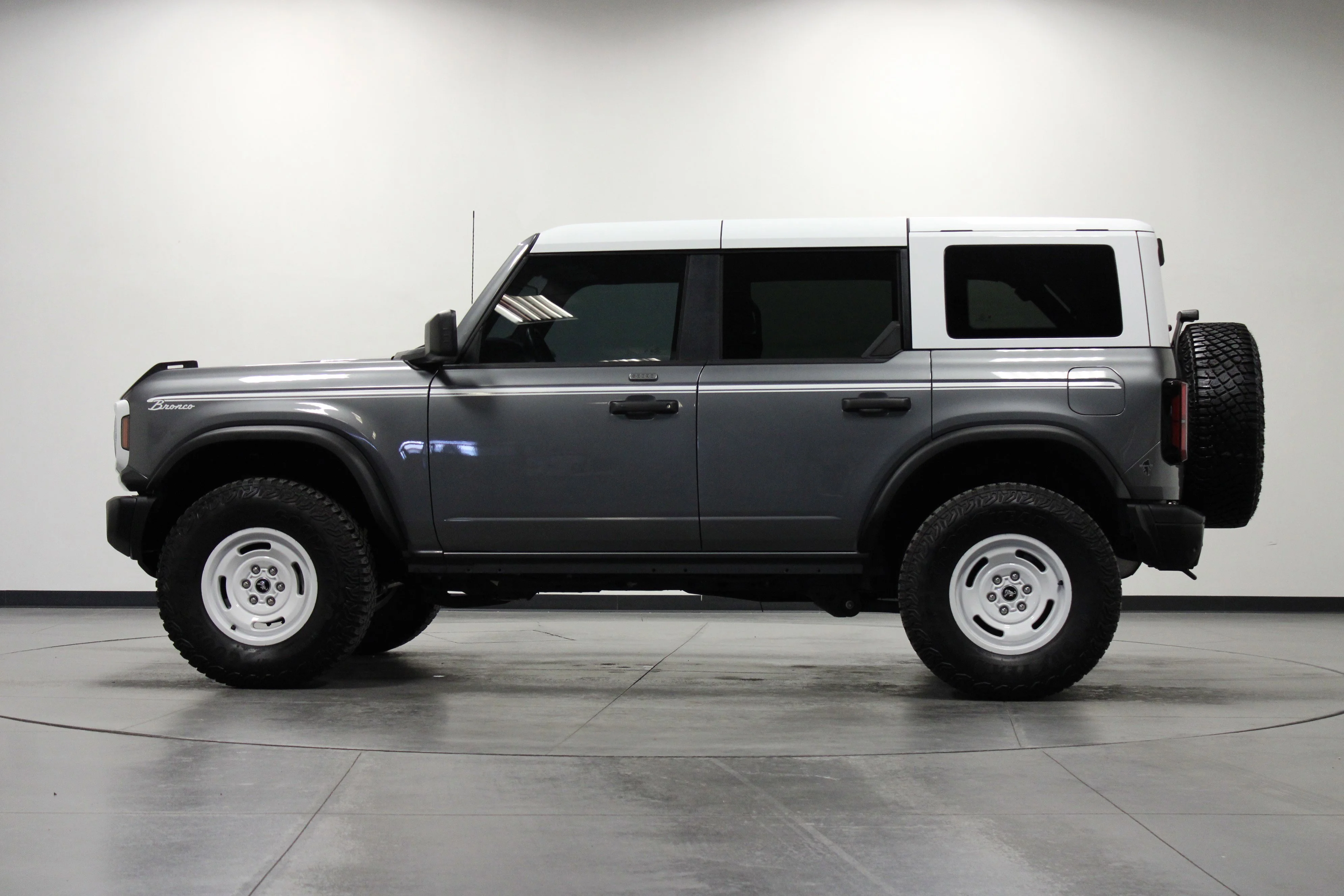 Used 2023 Carbonized Gray Metallic Ford Heritage Edition image 7