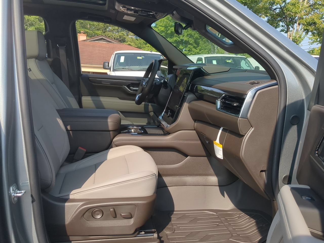 New 2026 Sterling Metallic GMC Elevation image 29