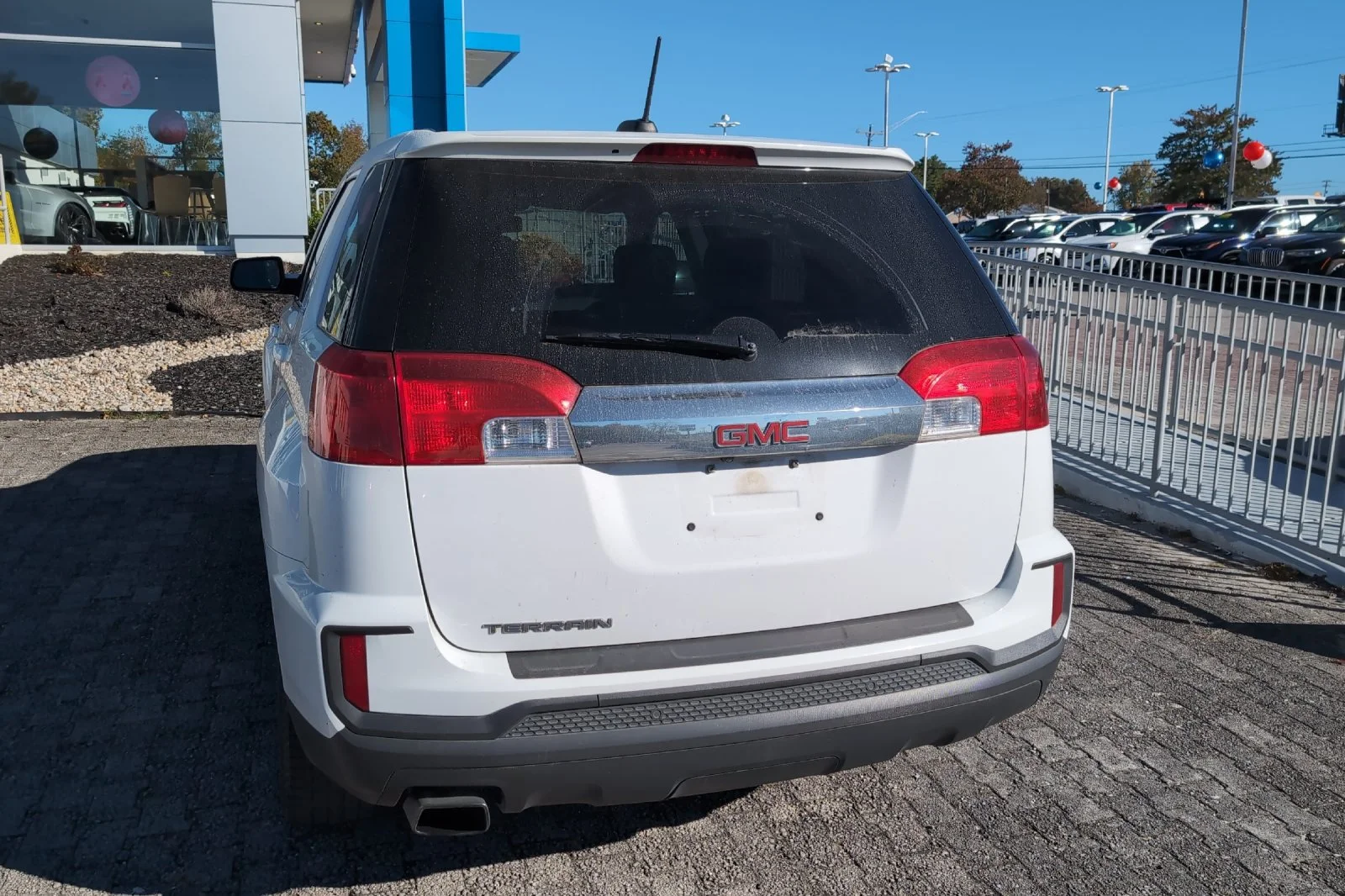 Used 2017 SUMMIT WHITE GMC SLE image 7