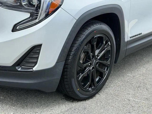 Used 2021 Silver GMC SLE image 5