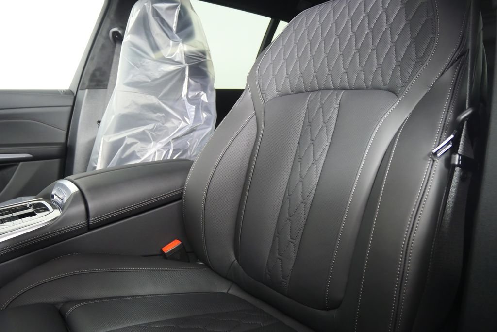 2026 BMW X7 M60i - Photo 11