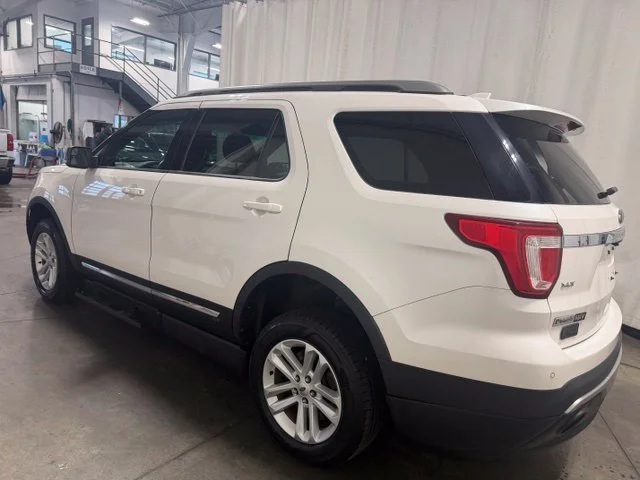 Used 2016 White Ford XLT image 6