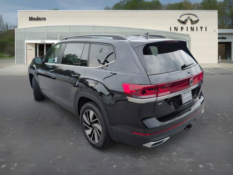 Used 2025 Deep Black Pearl Volkswagen 2.0T SE w/Technology image 5