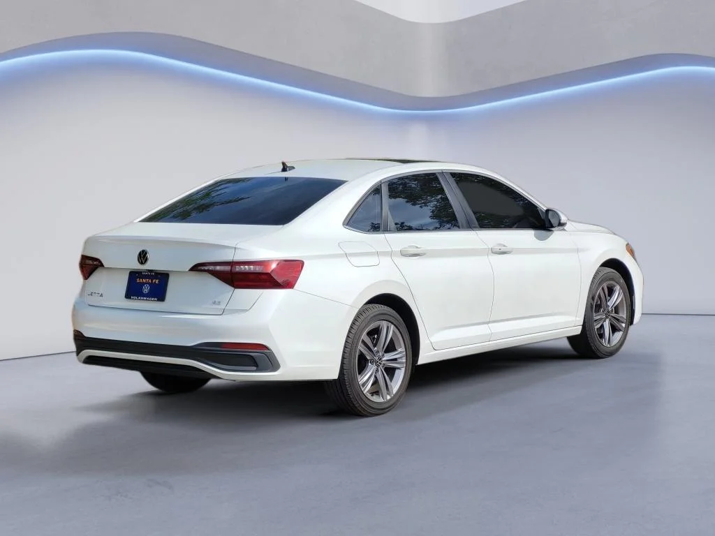 Used 2022 Oryx White Pearl Volkswagen SE w/ Sunroof image 5