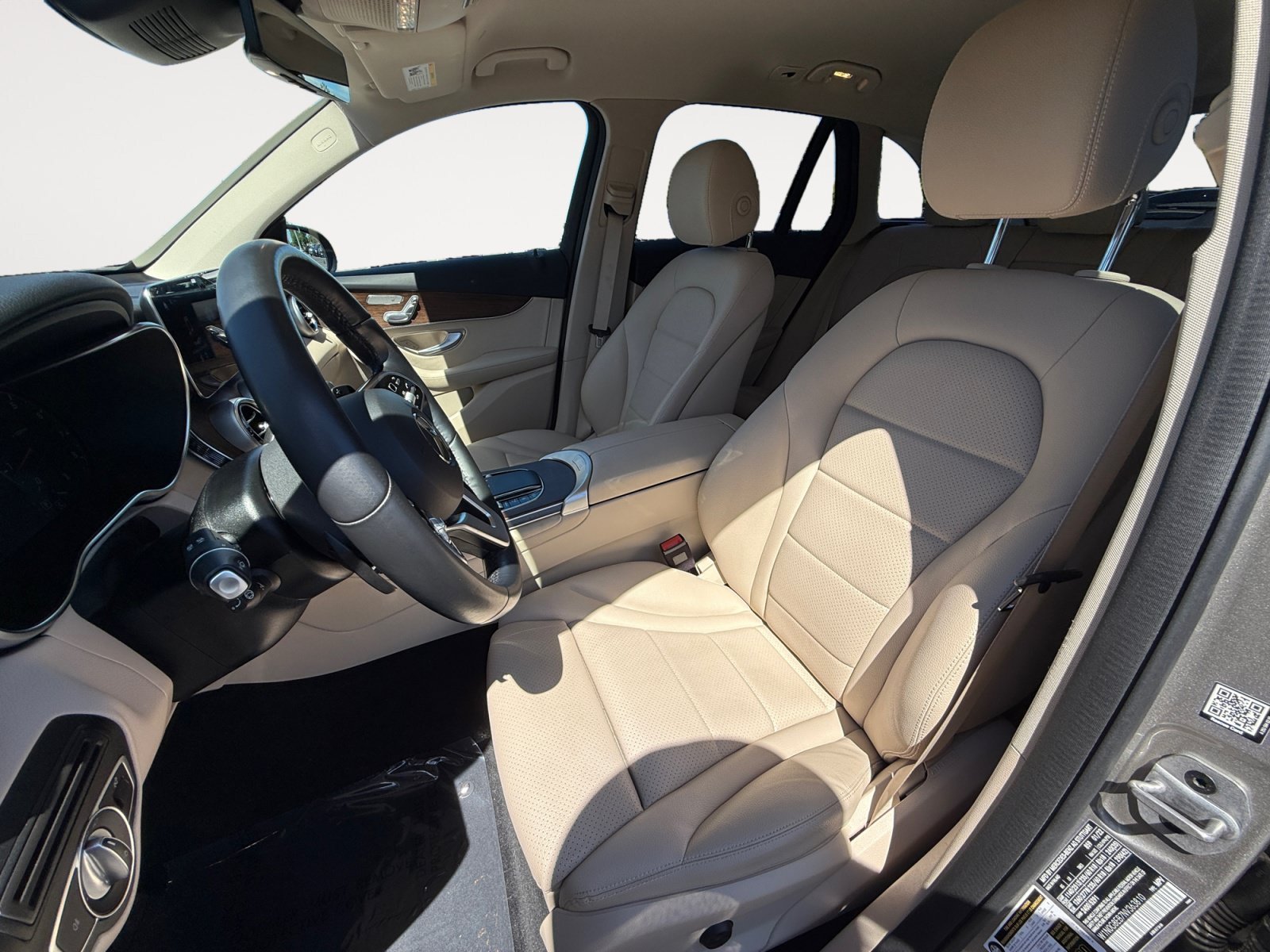Used 2022 Mojave Silver Metallic Mercedes-Benz GLC 300 image 10