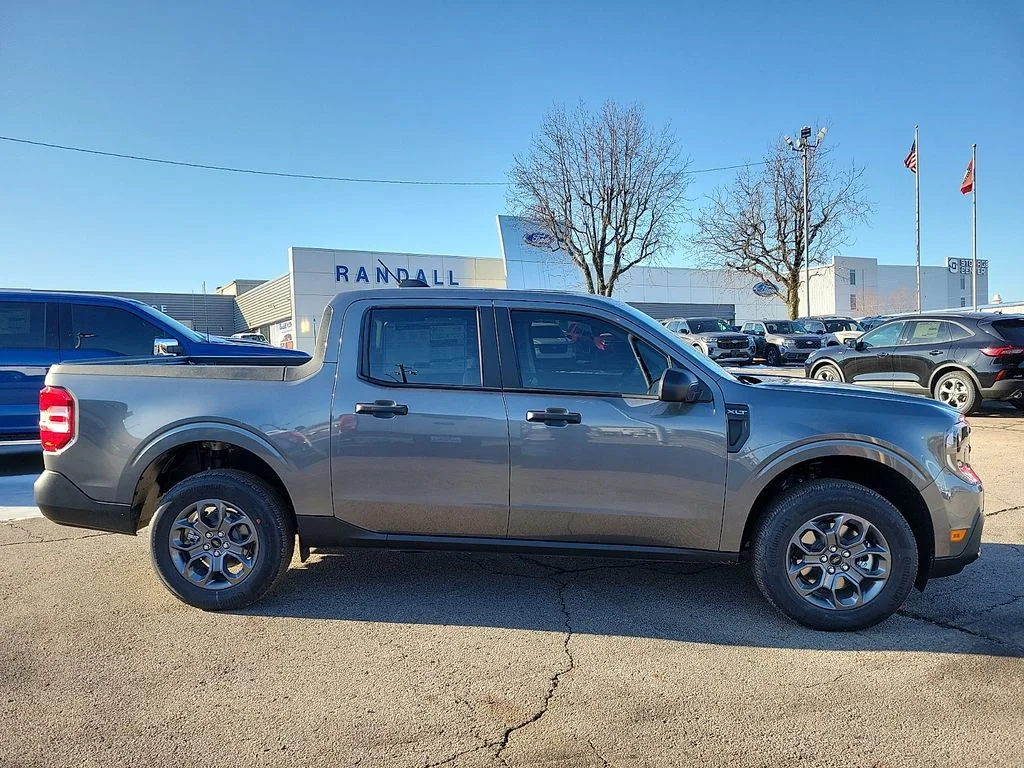 New 2026 Carbonized Gray Metallic Ford XLT image 6